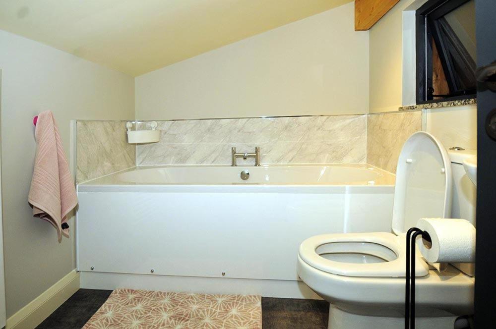 Westwood Lodge Much Wenlock Ngoại thất bức ảnh